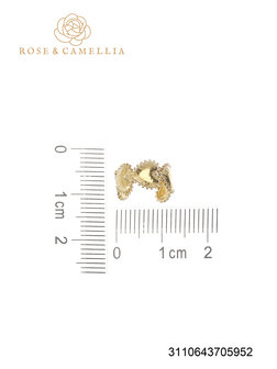 Ear cuff Hearts goud - Rose &amp; Camellia