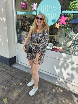 Bloemen shortje
