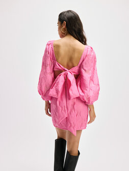 Jurk met pofmouw en strik op de rug Nayeli roze - Refined Department
