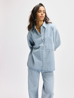 Denim blouse met detail op de borst Jealy blauw - Refined Department