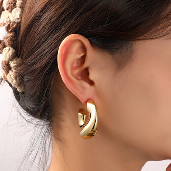 Oorbellen E56227-2 Wavy hollow hoop goud - Day&amp;Eve