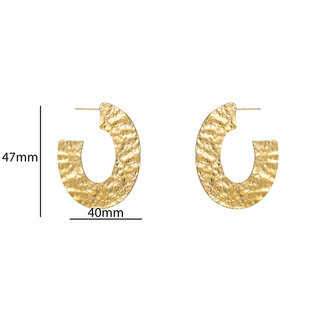 Oorbellen E56440-2 Big wavy flat oval goud - Day&amp;Eve