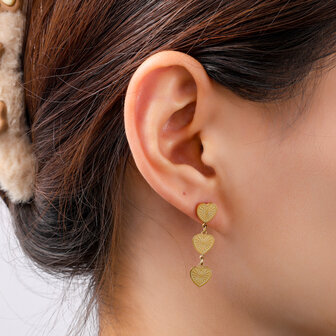 Oorbellen E56422-2 3 hearts stud goud - Day&amp;Eve