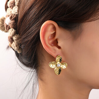 Oorbellen E56201-2 Pearly flower goud - Day&amp;Eve