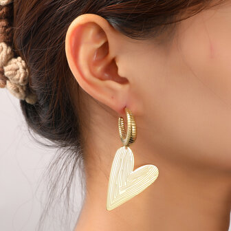 Oorbellen E56273-2 Striped heart dangle goud - Day&amp;Eve
