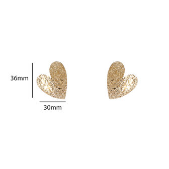 Oorbellen E56266-2 Hammered hearts goud - Day&amp;Eve