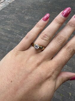 Steentje twisted Glint stone diamond light pink 6 mm goud TMF1 - Melano