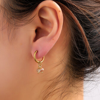 Oorbellen E61148-3 twee beige kraaltjes goud - Day&amp;Eve