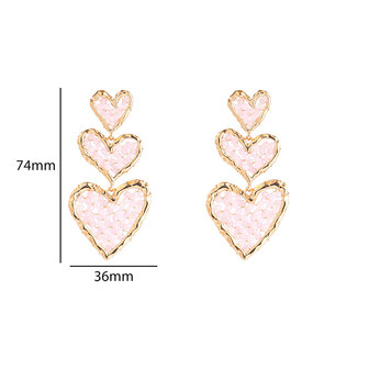 Oorbellen E60080-2 drie hartjes met poeder roze kralen goud - Day&amp;Eve