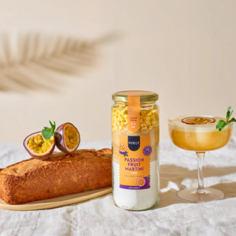 DIY passionfruit martini cake - Pineut