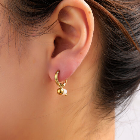 Oorbellen E61144-1 wit en goud kraaltje goud - Day&Eve