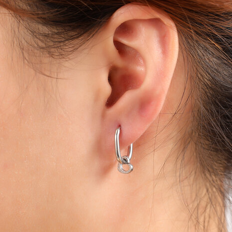 Oorbellen E61081-1 ovale hoops met hartje zilver - Day&Eve