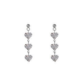 Oorbellen E3752-1 3 hearts stud zilver - ​​​​​​​Day&Eve Oorbellen E3752-1 3 hearts stud zilver - ​​​​​​​Day&Eve