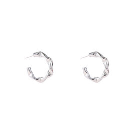 Oorbellen E4886-1 origami hoop zilver - Day&Eve Oorbellen E4886-1 origami hoop zilver - Day&Eve