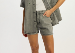 Short Zaar denim met metallic groene studs - Refined Department
